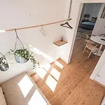 Modern Design Im Klassischem Altbau Apartment *