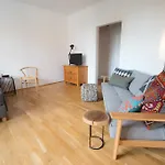 Modern Design Im Klassischem Altbau Apartment Weimar (Thuringia)