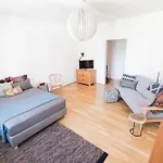 Modern Design Im Klassischem Altbau Apartment Weimar (Thuringia)