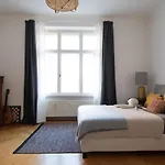 Modern Design Im Klassischem Altbau Apartment Weimar (Thuringia)
