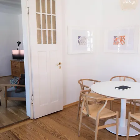 Appartement Modern Design Im Klassischem Altbau *