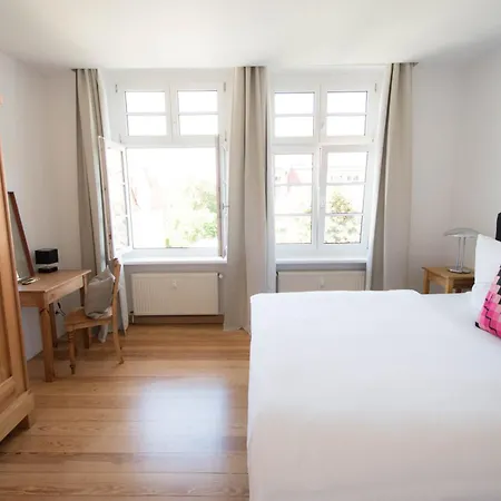 Modern Design Im Klassischem Altbau 魏玛