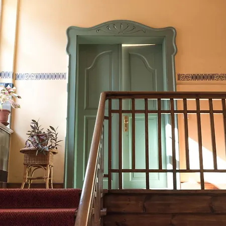 Modern Design Im Klassischem Altbau *