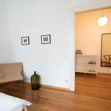 Modern Design Im Klassischem Altbau Appartement Weimar (Thuringia)