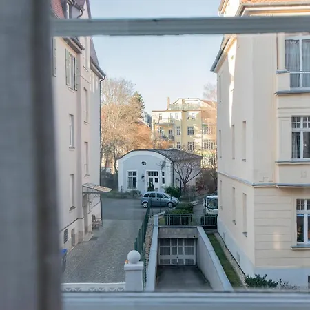 Appartement Modern Design Im Klassischem Altbau *