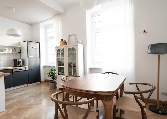 Modern Design Im Klassischem Altbau Appartement